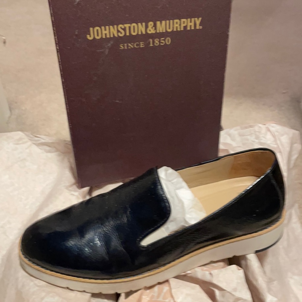Women’s J&M navy patent loafer